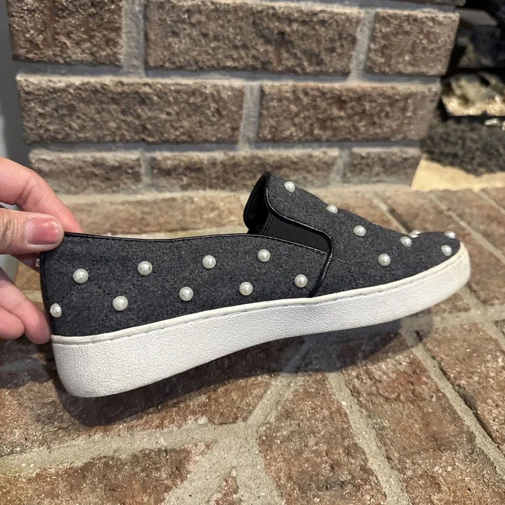 Michael‎ Kors Keaton Embellished Slip On Shoes Size 7.5M Gray With Pearls #131